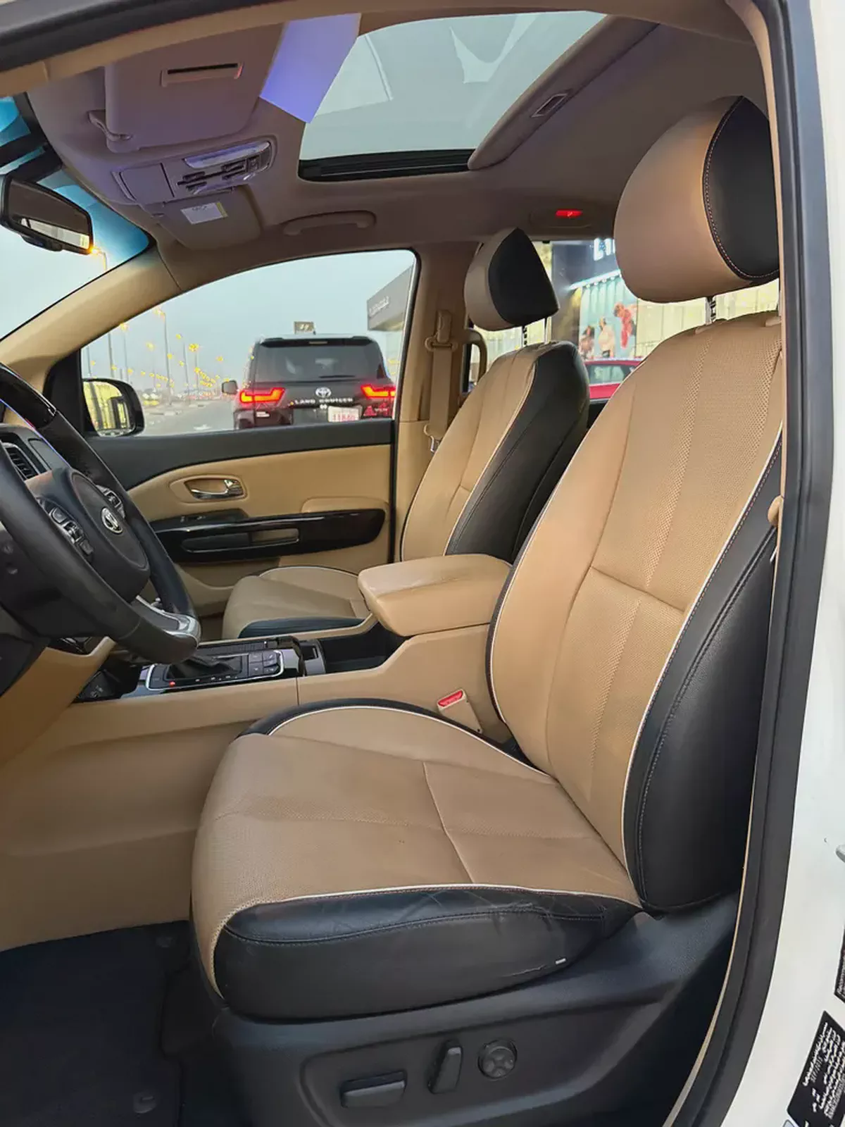 2016 Kia Carnival DLX GCC Specs – Well Maintained, Ready for Immediate Sale-4-4