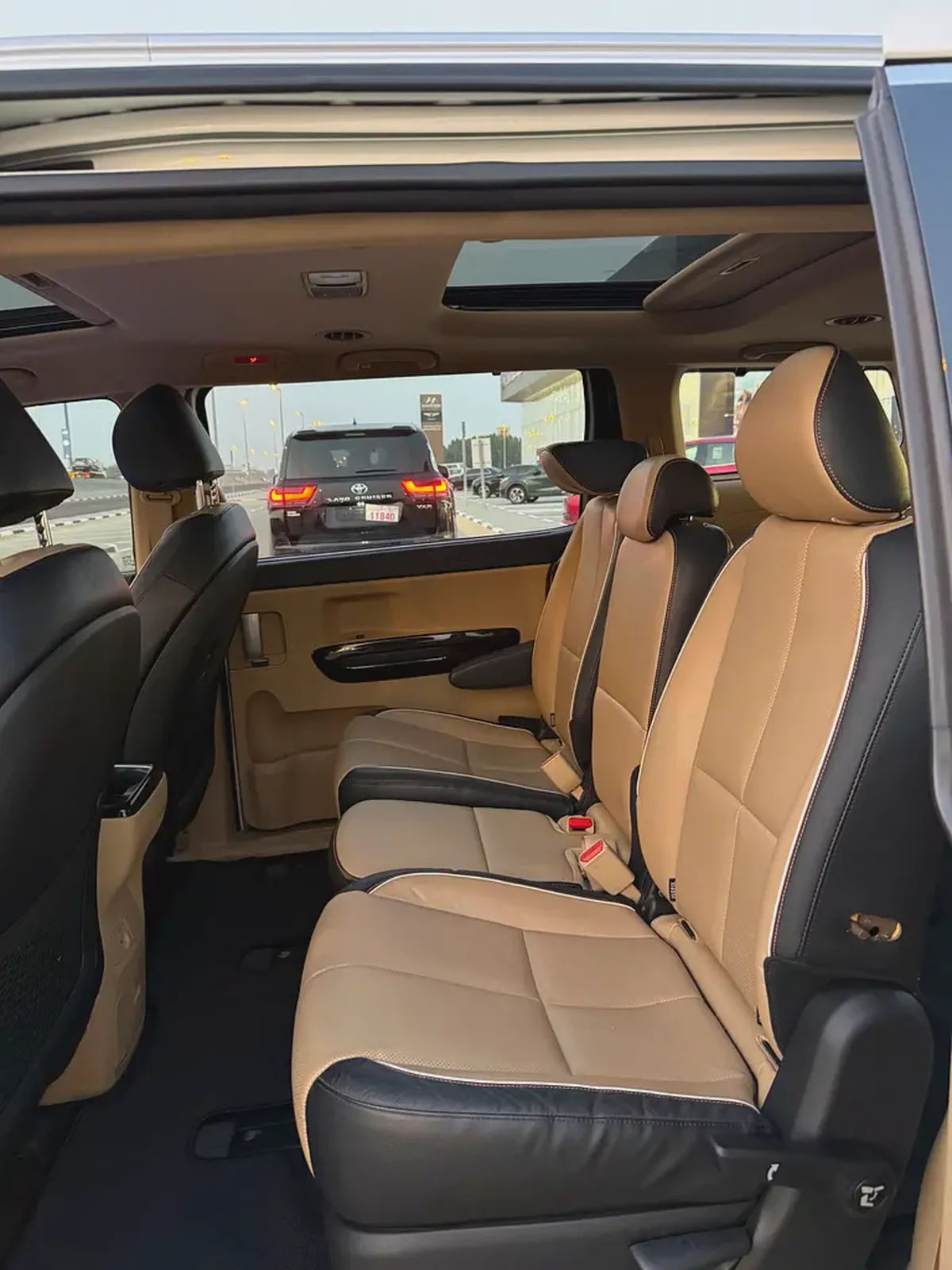 2016 Kia Carnival DLX GCC Specs – Well Maintained, Ready for Immediate Sale-6-6