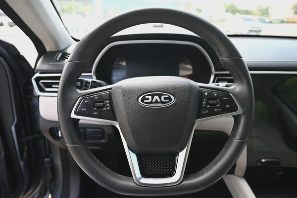 0% DP - JAC J7 1.5TC LUXURY 2023 - LOW MILEAGE - MINT CONDITION