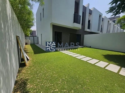 3 Bed Townhouse | Prime Location | Ready To Move-0