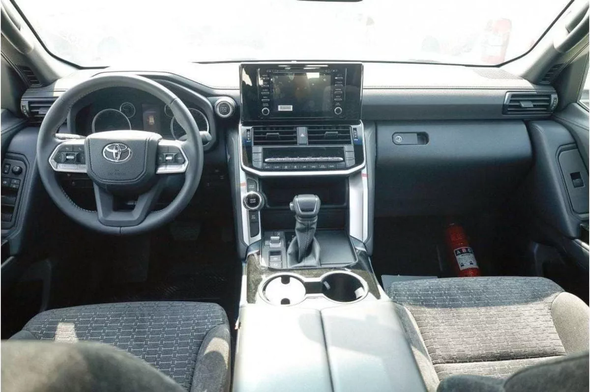 Toyota Land Cruiser GXR LAND CRUISER GXR 3.3L DIESEL-11-0