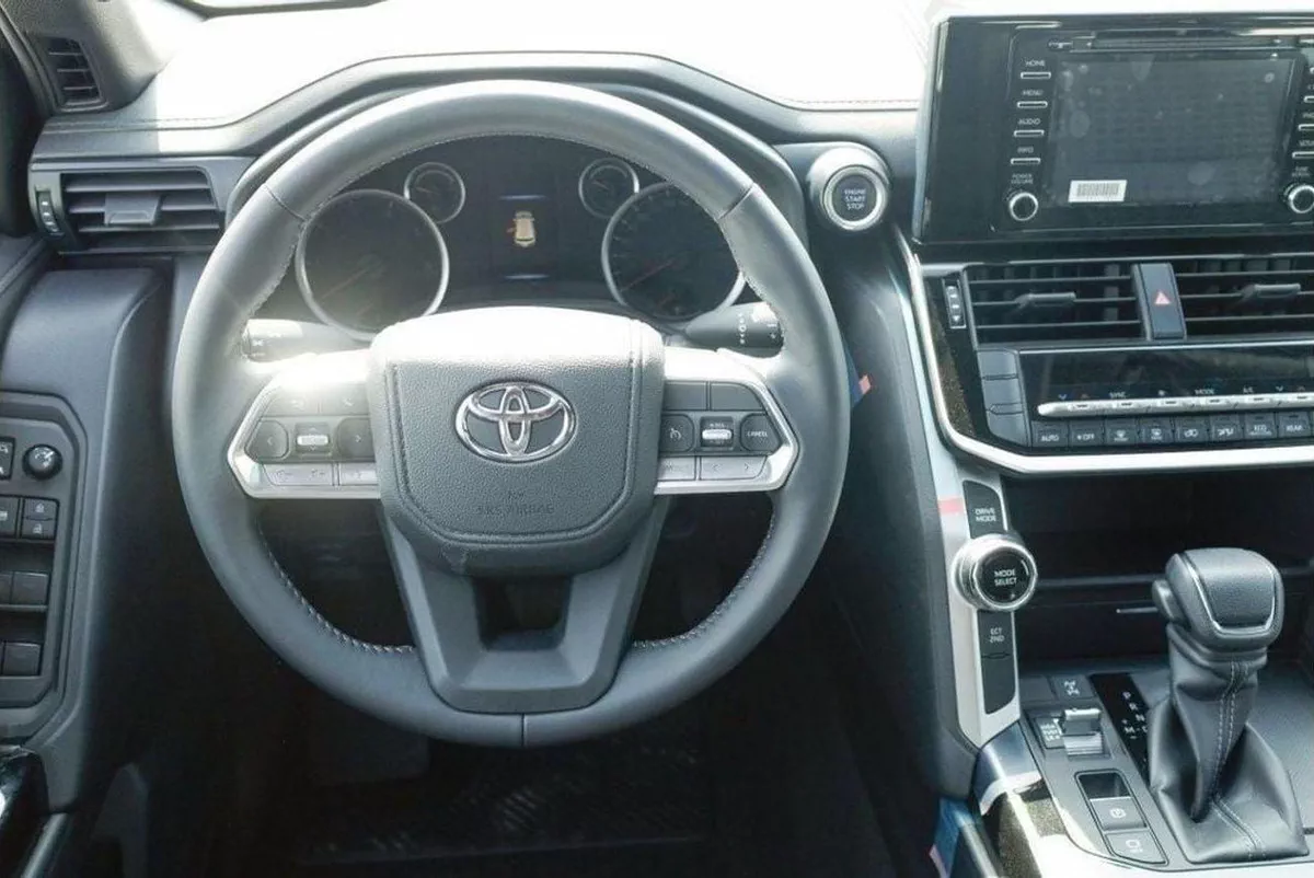 Toyota Land Cruiser GXR LAND CRUISER GXR 3.3L DIESEL-7-0
