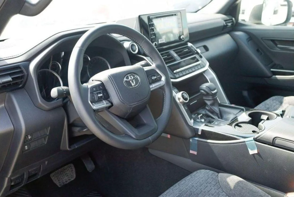 Toyota Land Cruiser GXR LAND CRUISER GXR 3.3L DIESEL-8-0