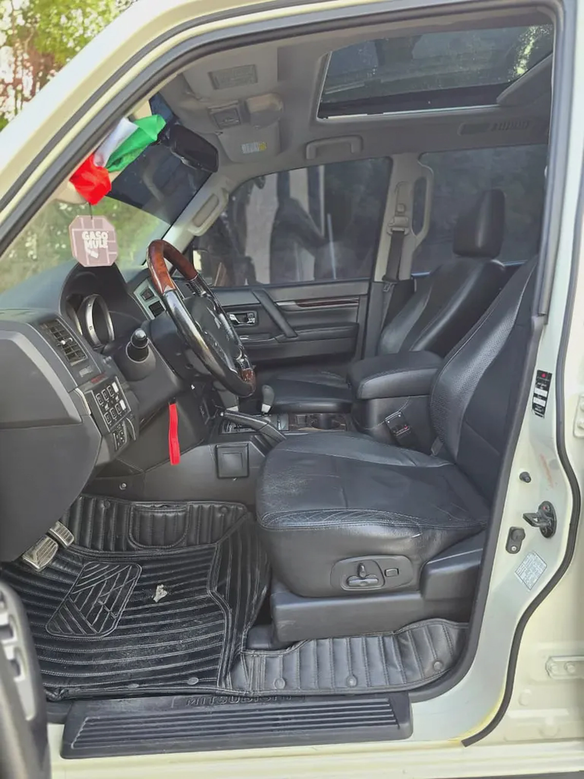 Mitsubishi Pajero 2011 GLS 3.8L | GCC Specs | Excellent Condition | Orginal paint | Accident free |