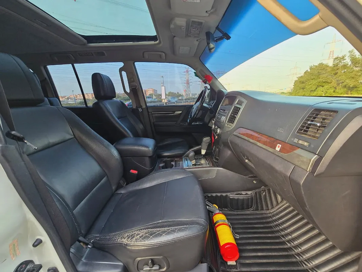 Mitsubishi Pajero 2011 GLS 3.8L | GCC Specs | Excellent Condition | Orginal paint | Accident free |