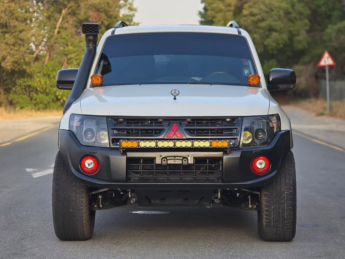 Mitsubishi Pajero 2011 GLS 3.8L | GCC Specs | Excellent Condition | Orginal paint | Accident free |