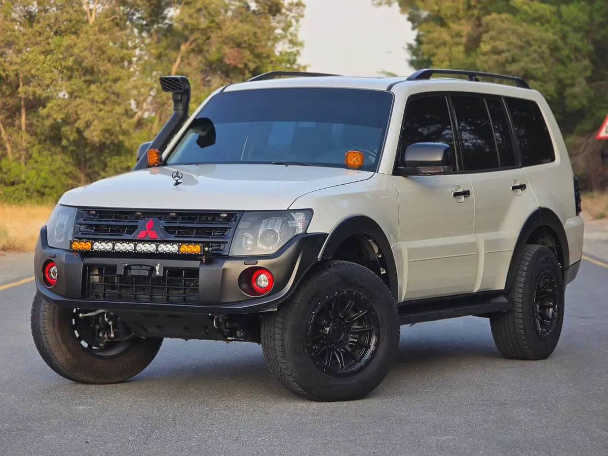 Mitsubishi Pajero 2011 GLS 3.8L | GCC Specs | Excellent Condition | Orginal paint | Accident free |