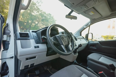 High-Roof 13-Seater Passenger Van | Manual | GCC Specs | Ref#T12272-10