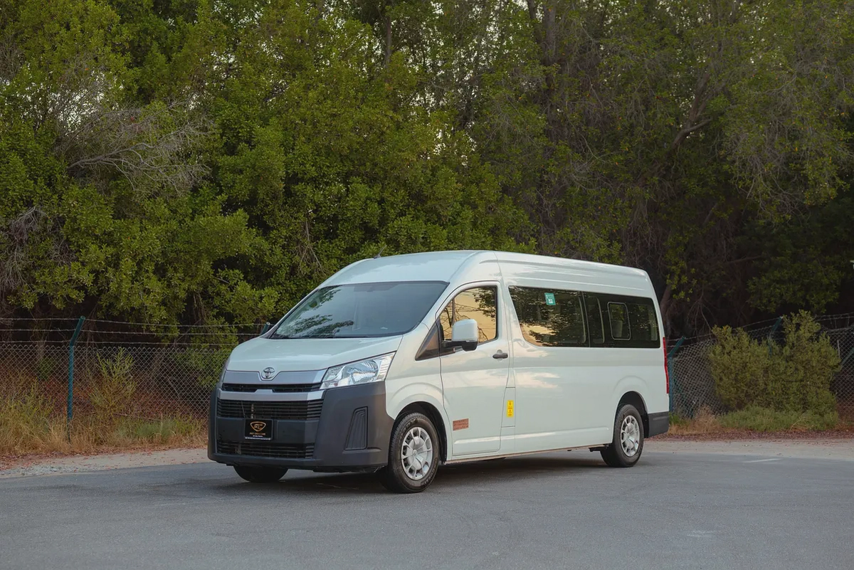 High-Roof 13-Seater Passenger Van | Manual | GCC Specs | Ref#T12272