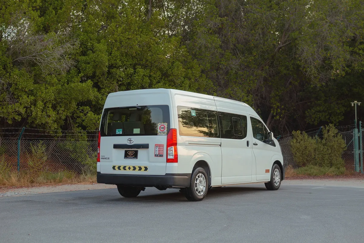 High-Roof 13-Seater Passenger Van | Manual | GCC Specs | Ref#T12272-2-2