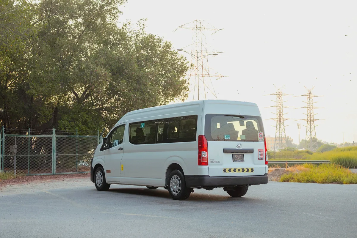 High-Roof 13-Seater Passenger Van | Manual | GCC Specs | Ref#T12272-3-3