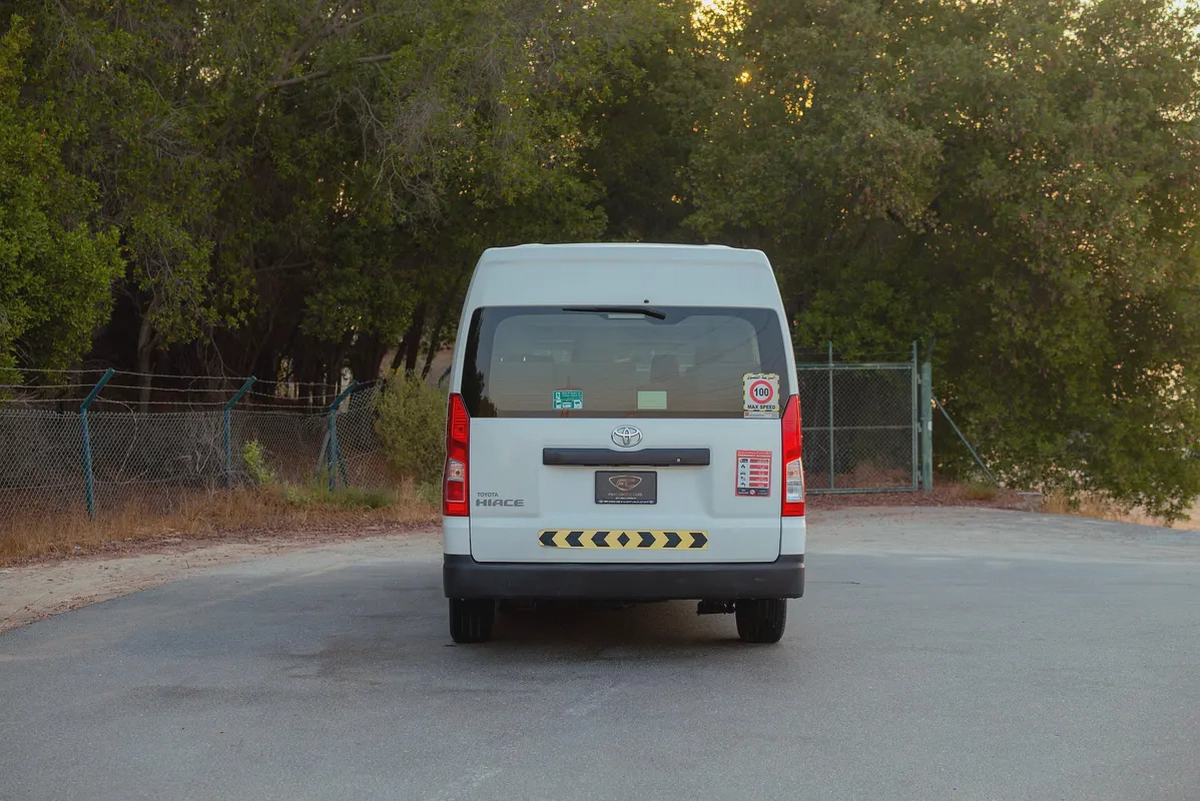 High-Roof 13-Seater Passenger Van | Manual | GCC Specs | Ref#T12272-5-5