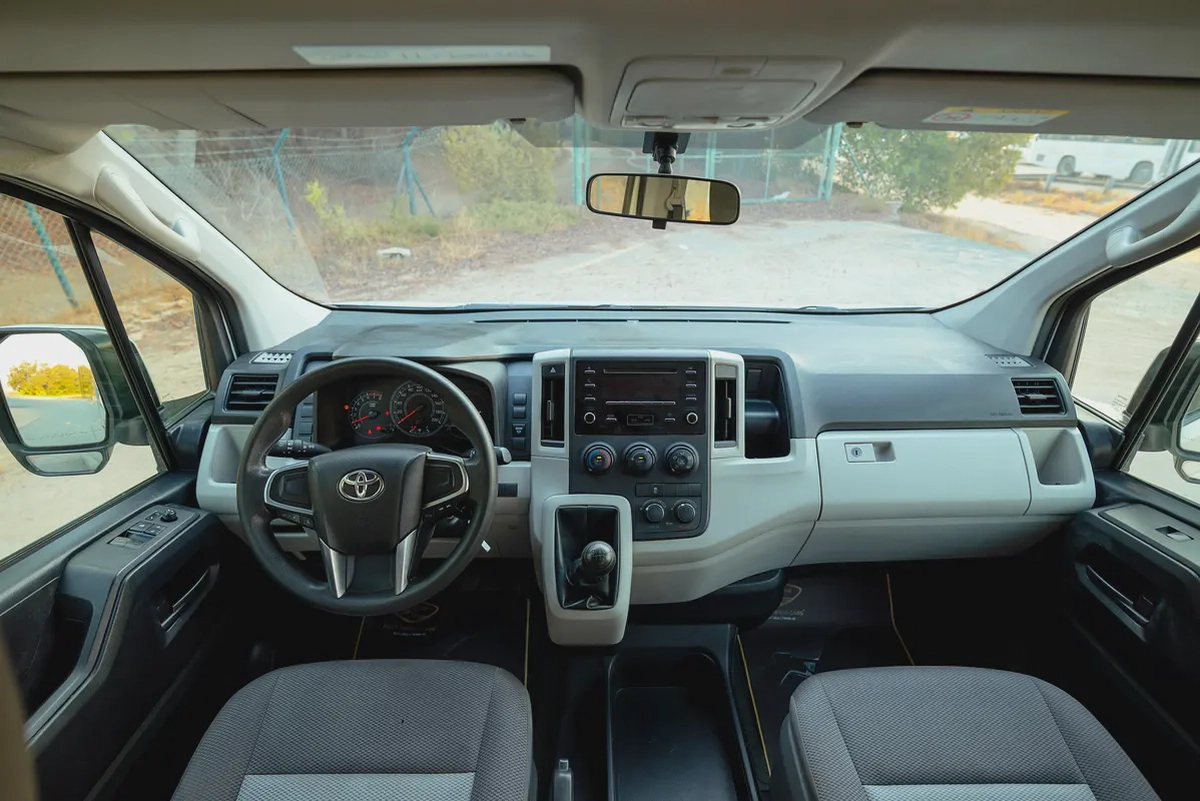 High-Roof 13-Seater Passenger Van | Manual | GCC Specs | Ref#T12272-6-6