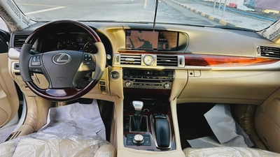Lexus LS 460, 2014, American Specs-10