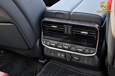 Toyota Land Cruiser VXR-10