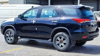 Toyota Fortuner EXR Toyota Fortuner || 2.4L V4 Diesel || Climate Control || Only for Africa Special Price-3