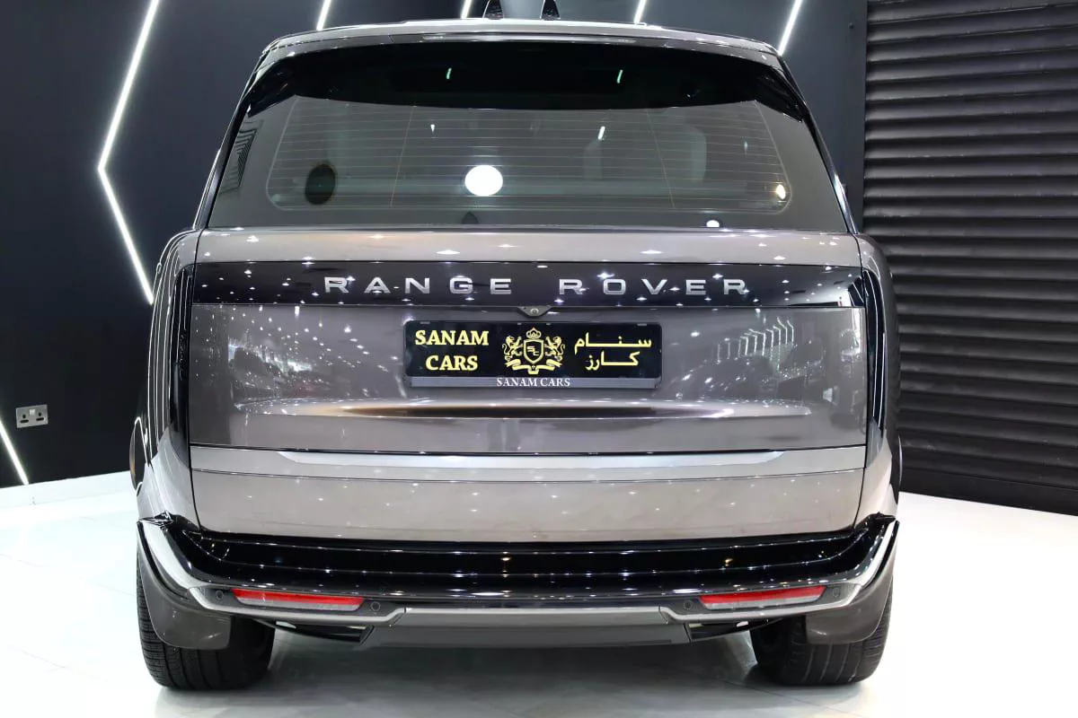 Land Rover Range Rover Vogue P530 First Edition-4-4
