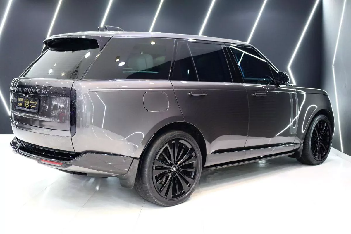 Land Rover Range Rover Vogue P530 First Edition-3-3