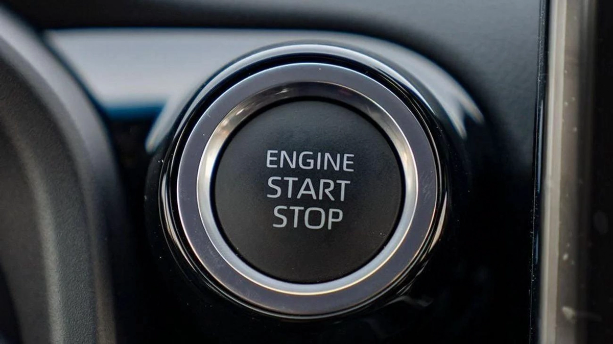 Toyota Land Cruiser VXR 3.3L-4-4