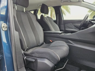 Peugeot 3008 Active 2022 | GCC Specs | Low Mileage Single Owner Car Very Clean And Well Maintained-8
