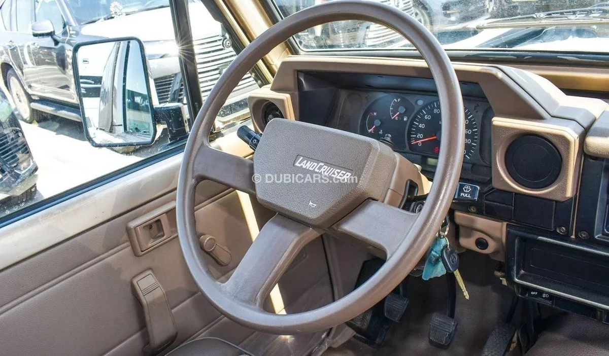 Toyota Land Cruiser 70-8-0