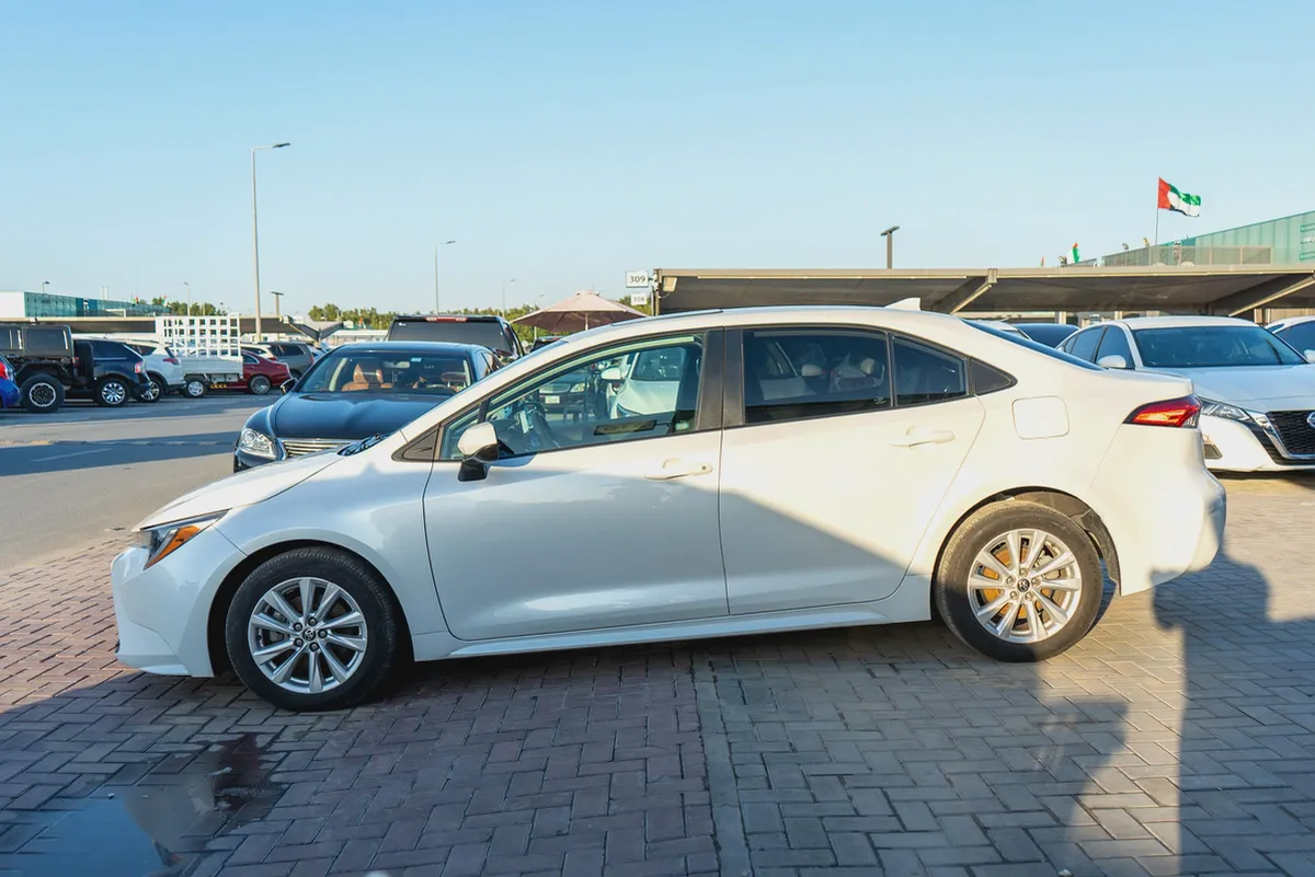Sunroof | Alloy Rims | Fuel Saving Car-2-2