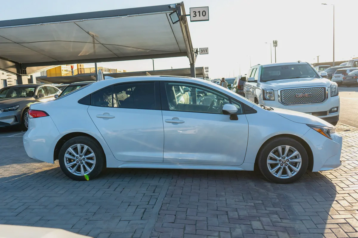 Sunroof | Alloy Rims | Fuel Saving Car-3-3
