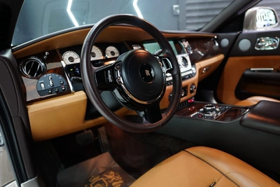 Rolls-Royce Wraith-10