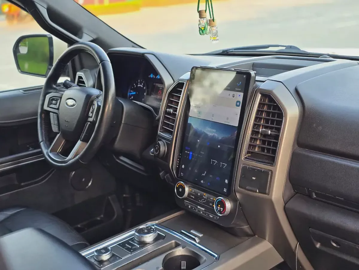 Ford Expedition XLT 2018 GCC Specs | Full service history available | Orginal paint | Single owner-12-12