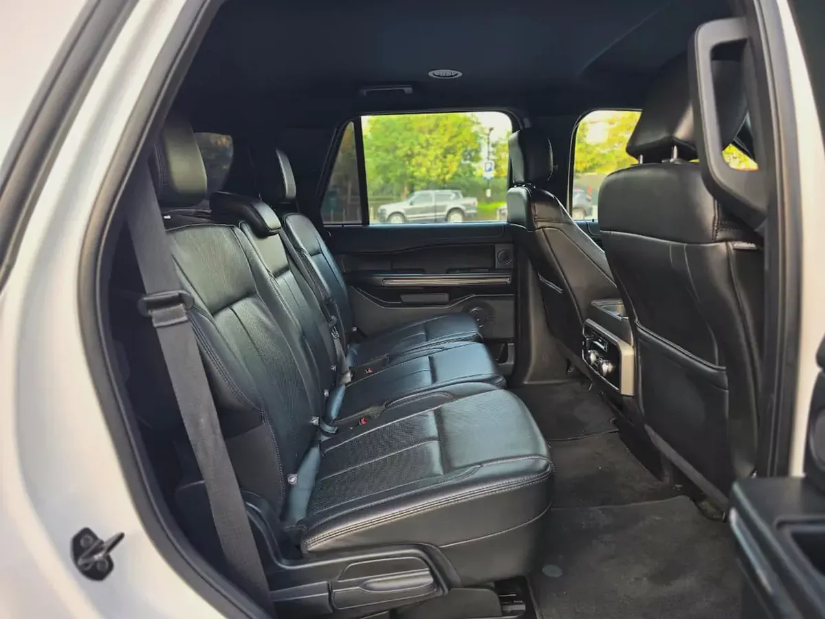 Ford Expedition XLT 2018 GCC Specs | Full service history available | Orginal paint | Single owner-17-17