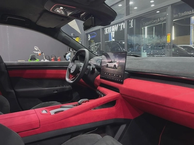 Zeekr 001 2024 Zeekr 001 FR – Ultra-High Performance EV | showroom condition Experience-12