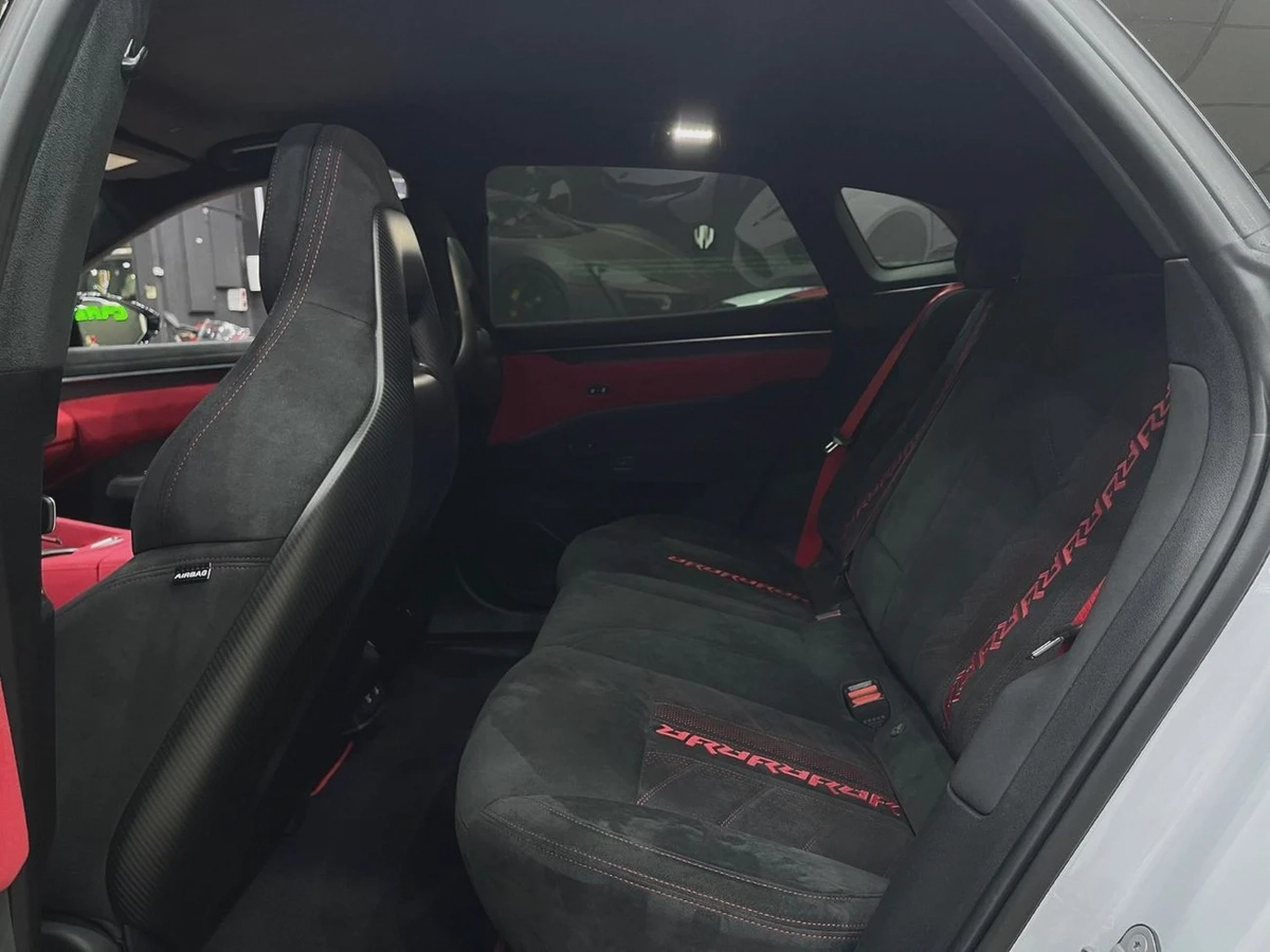 Zeekr 001 2024 Zeekr 001 FR – Ultra-High Performance EV | showroom condition Experience-3-3