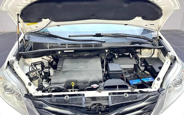 2014 Toyota Sienna LE - American Specs