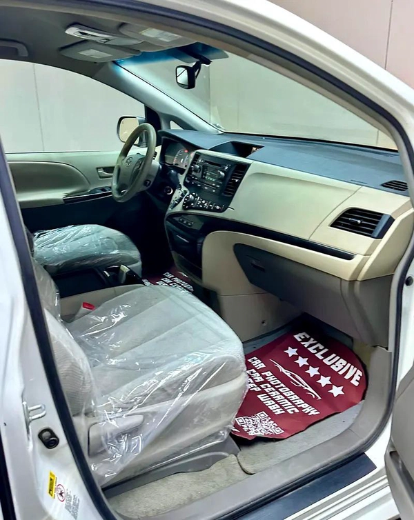2014 Toyota Sienna LE - American Specs