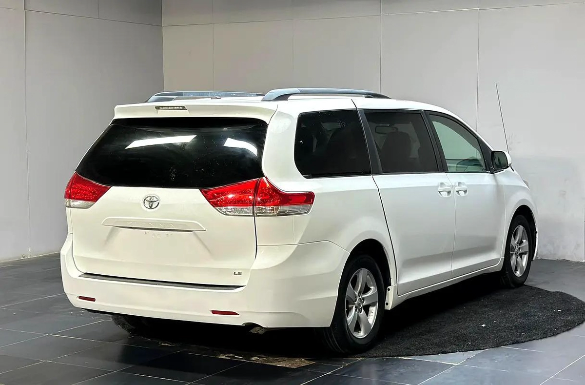 2014 Toyota Sienna LE - American Specs-9-9