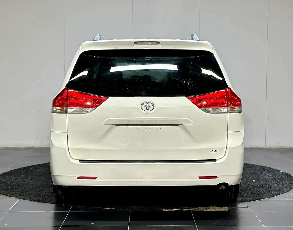 2014 Toyota Sienna LE - American Specs-3-3