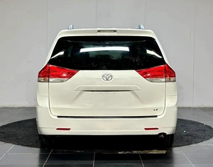 2014 Toyota Sienna LE - American Specs