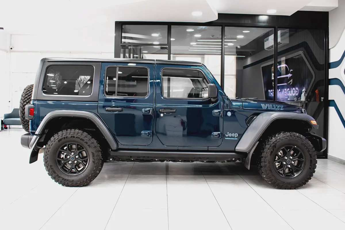 2025 Jeep Wrangler Willys 4xe hybrid-2-2