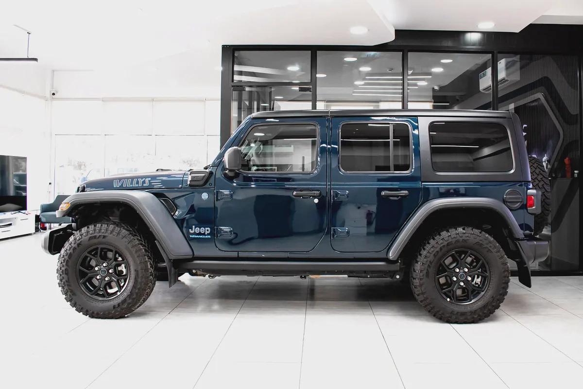 2025 Jeep Wrangler Willys 4xe hybrid-3-3