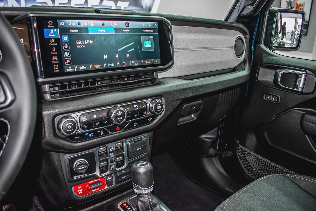 2025 Jeep Wrangler Willys 4xe hybrid-7-7