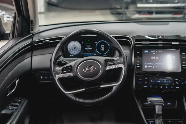2023 HYUNDAI TUCSON SEL IN EXCELLENT CONDITION