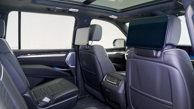 Cadillac Escalade Sport Platinum-1