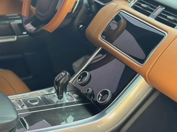 Land Rover Range Rover Sport SVR 2019 GCC Specs