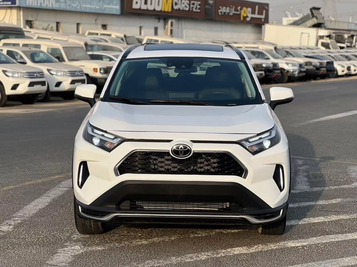 Toyota RAV4  2025 Toyota Rav4 XLE Full Option 2.5L V4 - Rear Camera  Leather Seat - AWD 4x4 - Sunroof - Low Milea-2-0