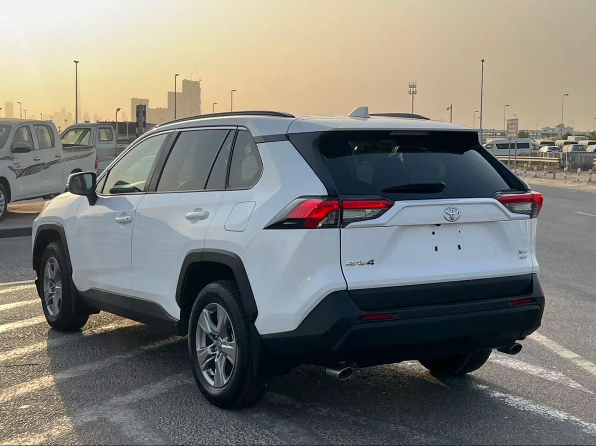Toyota RAV4  2025 Toyota Rav4 XLE Full Option 2.5L V4 - Rear Camera  Leather Seat - AWD 4x4 - Sunroof - Low Milea-3-0
