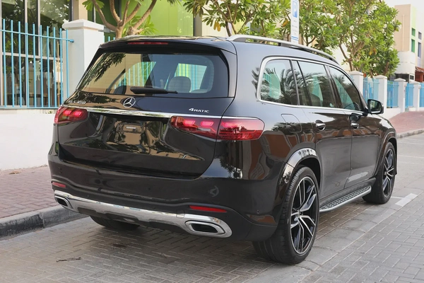 MERCEDES-BENZ GLS450 -2024- 13000KM-UNDER WARRANTY-GCC SPECS