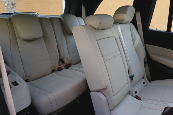 MERCEDES-BENZ GLS450 -2024- 13000KM-UNDER WARRANTY-GCC SPECS