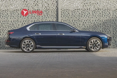 BMW 7 Series 740 2023-6