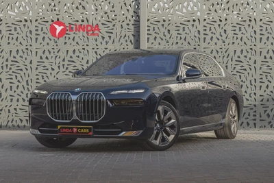 BMW 7 Series 740 2023-7