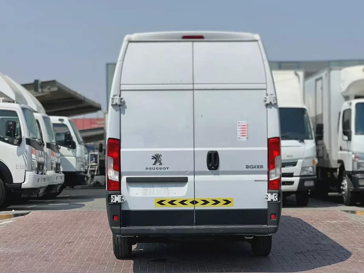 2023 | Peugeot Boxer | Manual | Ref#863-4-4